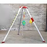 Trépied robuste pour espaces confinés, capacité de 1179,3 kg, protection contre les chutes et levage de câbles, parfait pour les opérations de sécurité et les missions de sauvetage